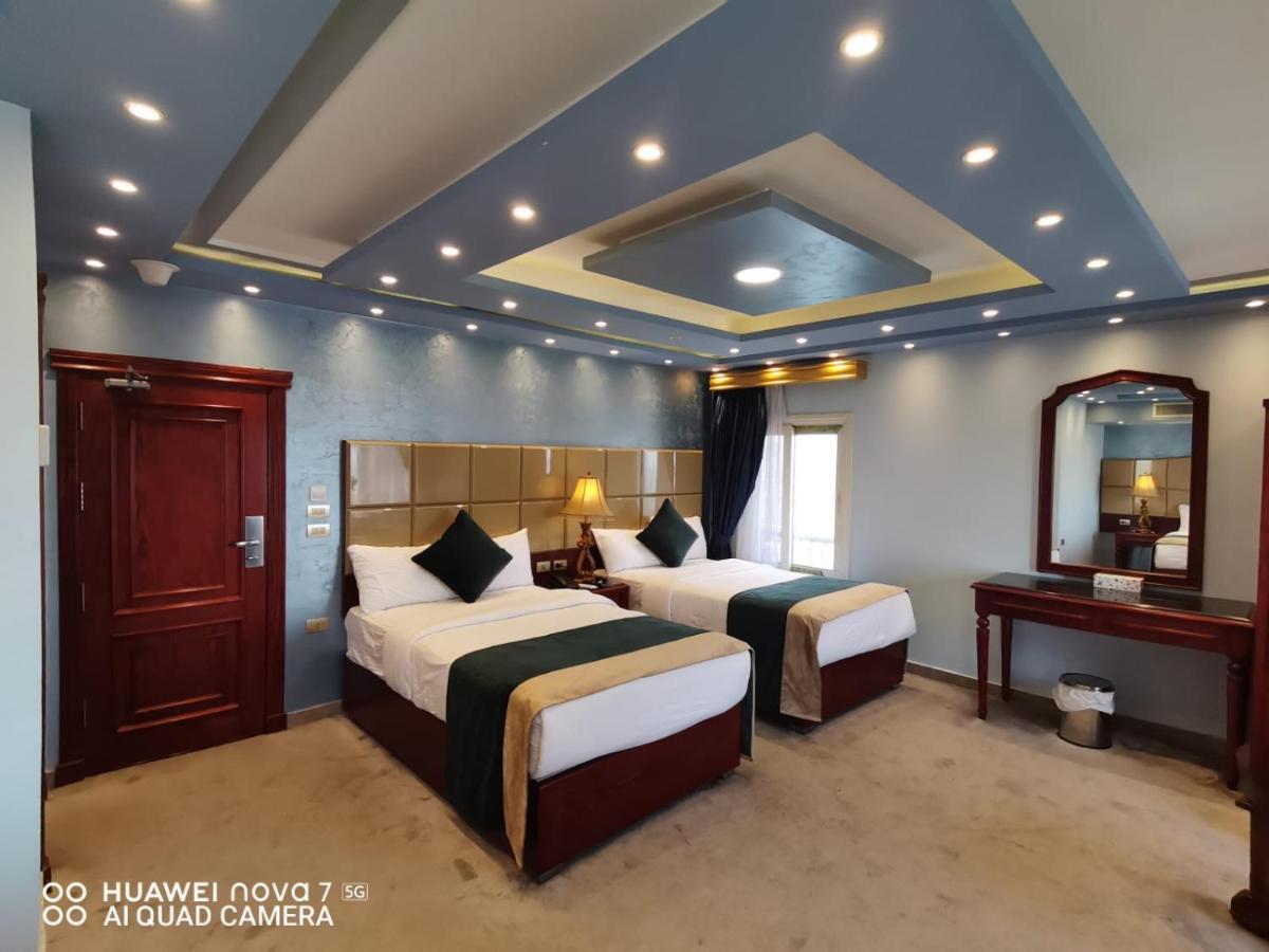 Pyramids Nile Tower Hotel Кайро Екстериор снимка