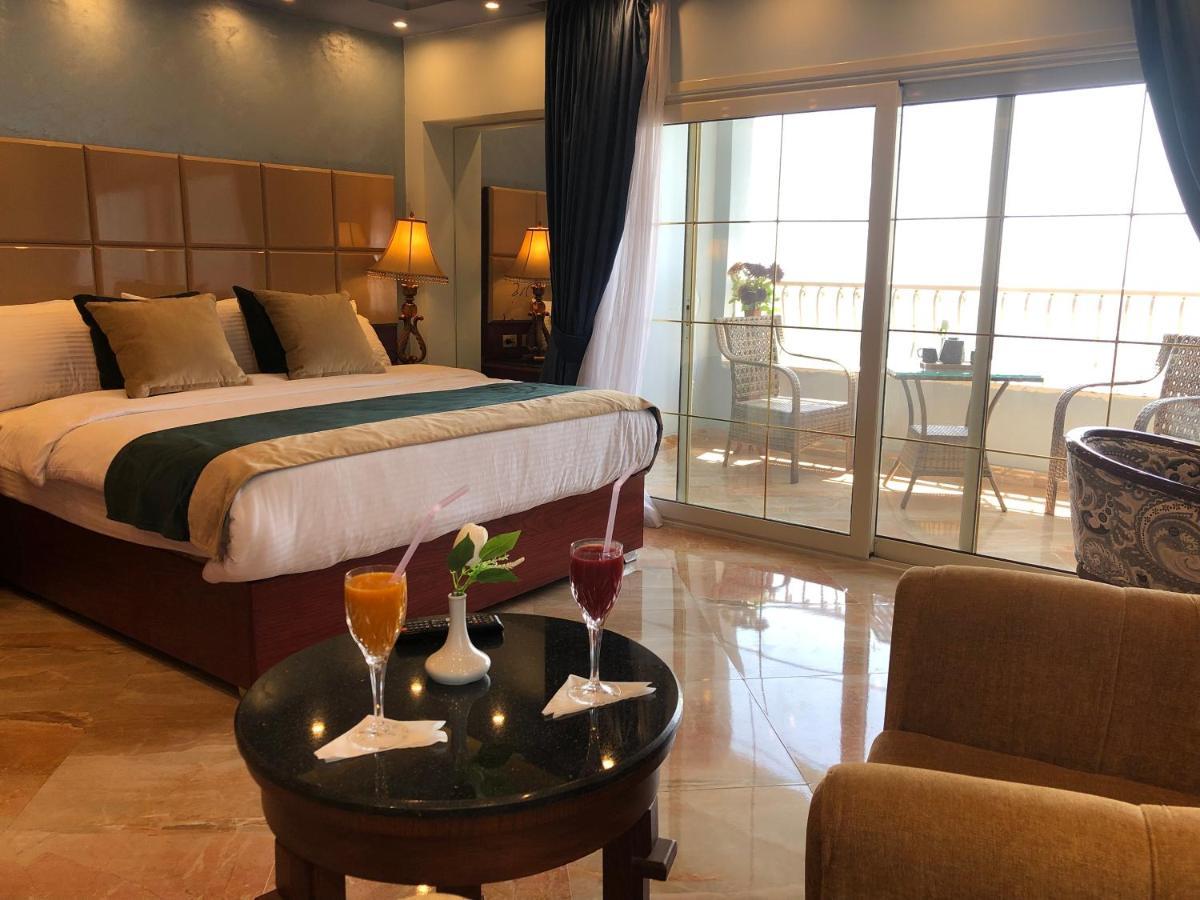Pyramids Nile Tower Hotel Кайро Екстериор снимка
