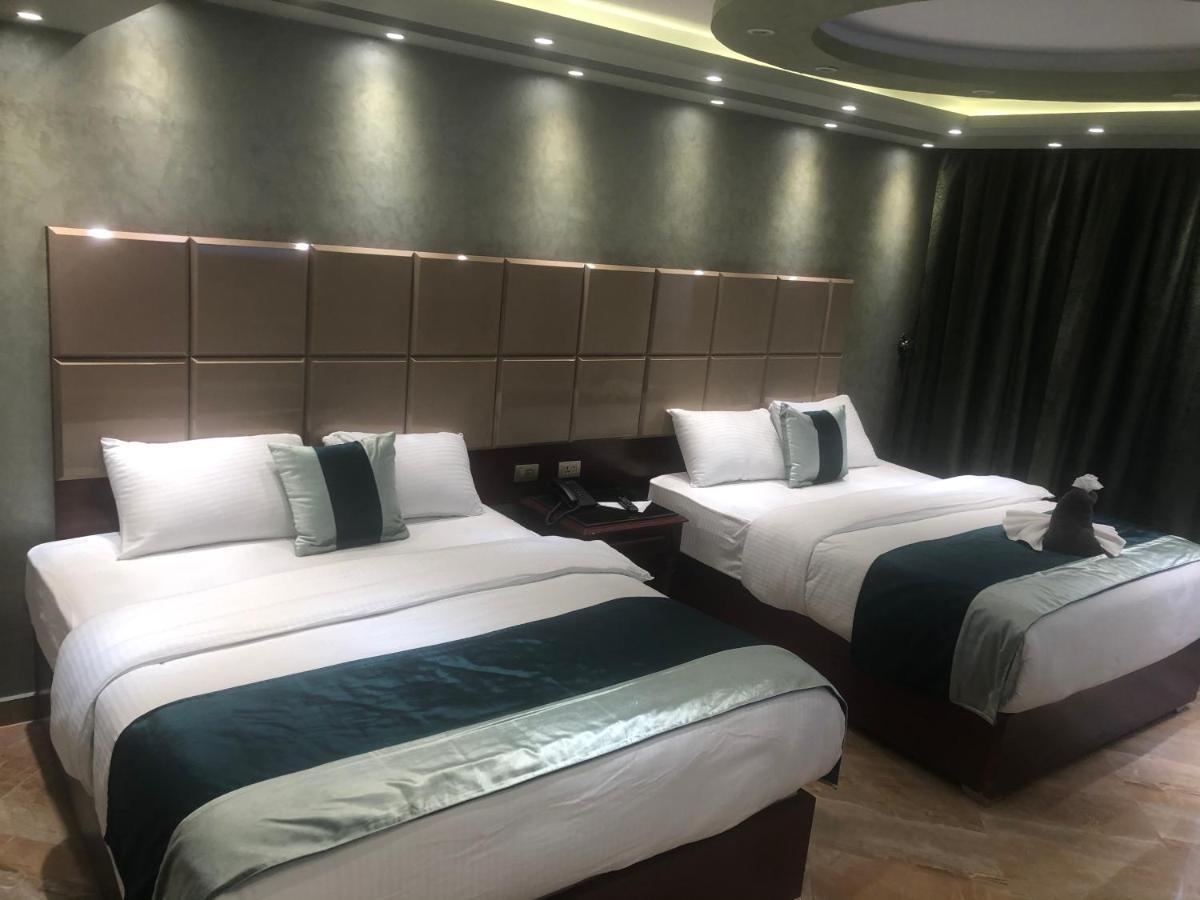Pyramids Nile Tower Hotel Кайро Екстериор снимка