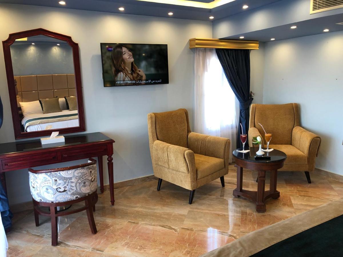 Pyramids Nile Tower Hotel Кайро Екстериор снимка