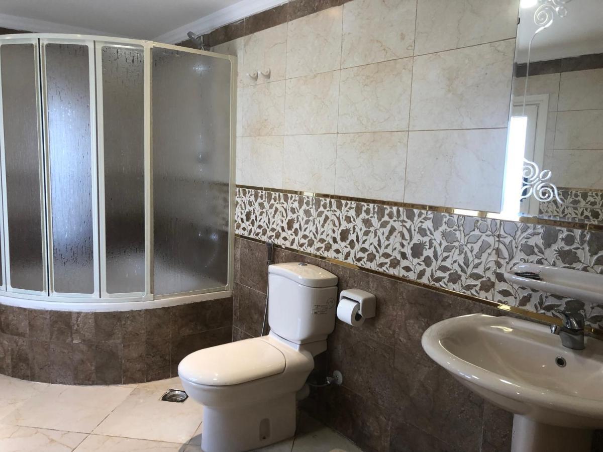 Pyramids Nile Tower Hotel Кайро Екстериор снимка