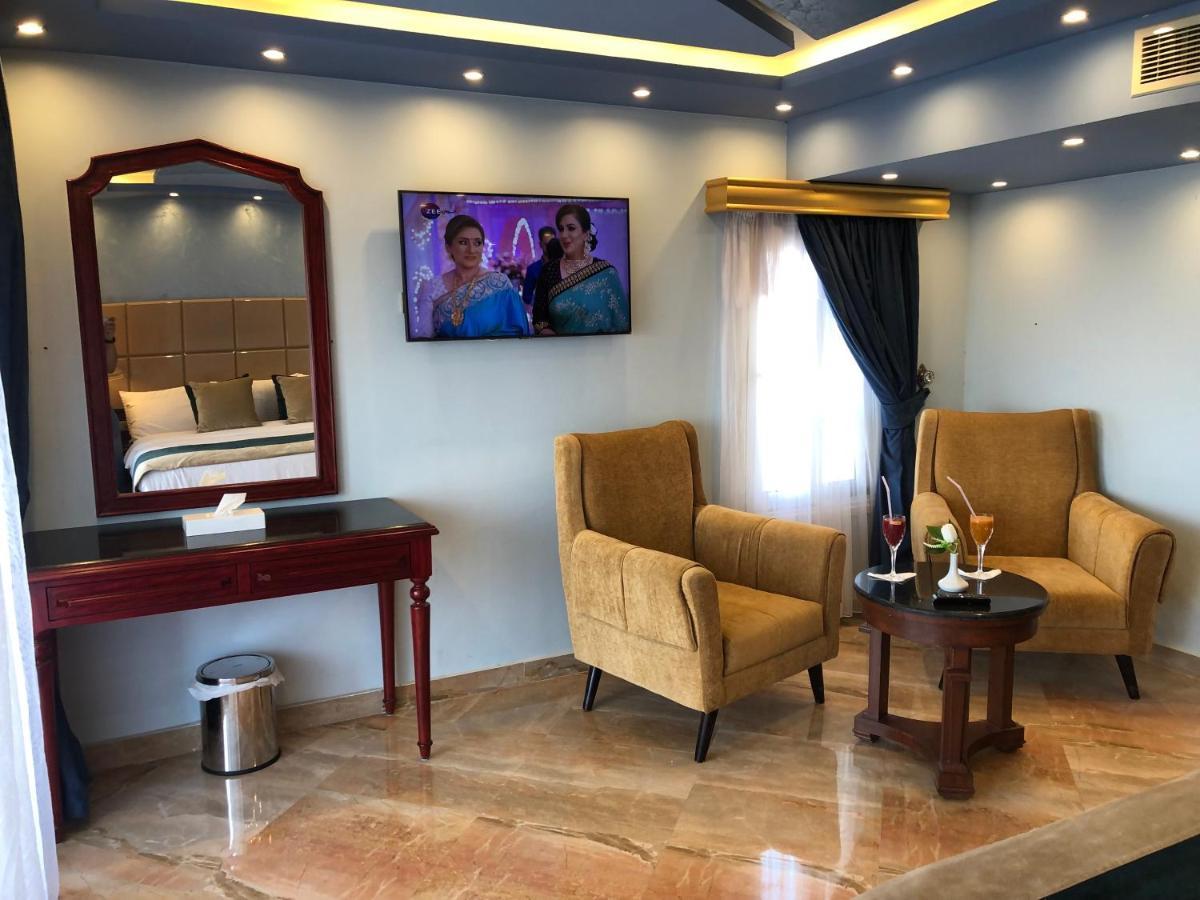 Pyramids Nile Tower Hotel Кайро Екстериор снимка