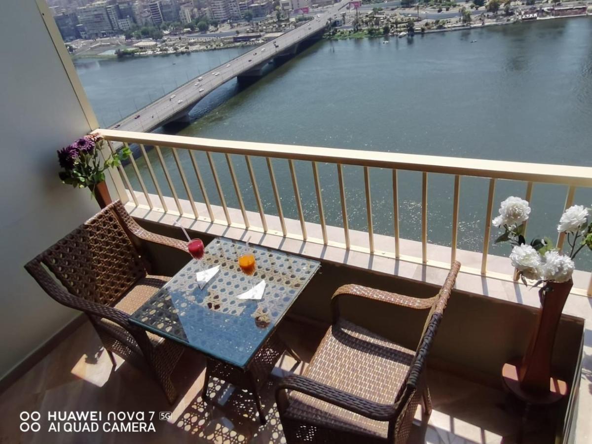 Pyramids Nile Tower Hotel Кайро Екстериор снимка